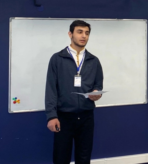 Алиев Заур, ученик 9а класса, представляет нашу школу на региональном конкурсе &quot;Ученик года - 2024&quot;..