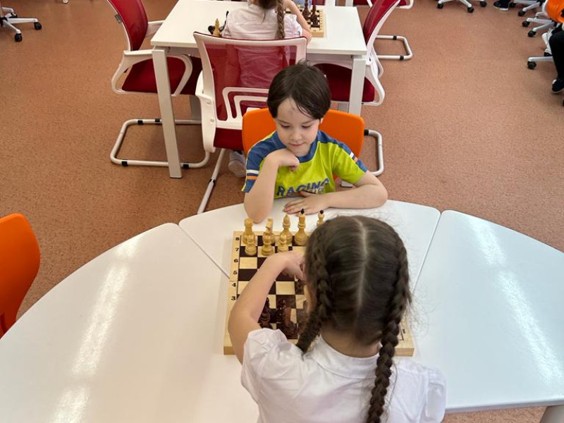 Шахматный турнир, который прошел 17 марта 2023 года в Центре образования «ТОЧКА РОСТА» среди обучающихся 1-2 классов.